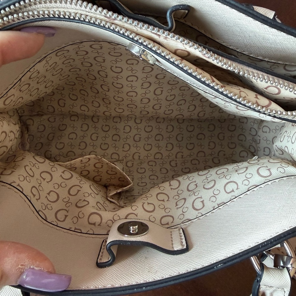 GUESS Elegant Cream Satchel - Picture 6 of 10